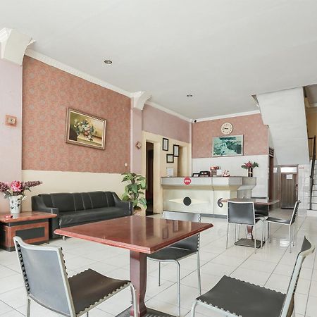 Oyo 93046 Hotel Fortuna Parepare Eksteriør bilde