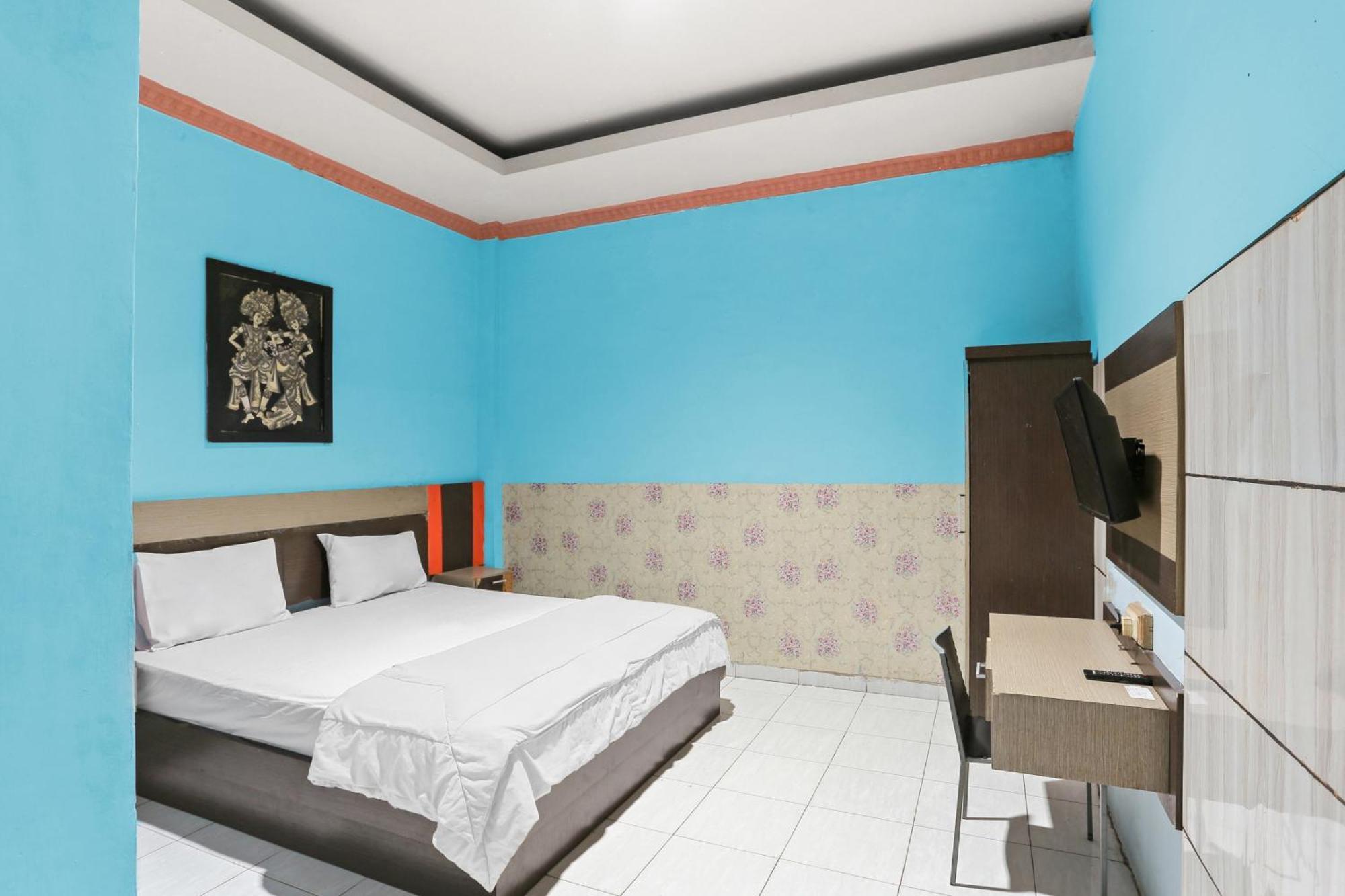 Oyo 93046 Hotel Fortuna Parepare Eksteriør bilde