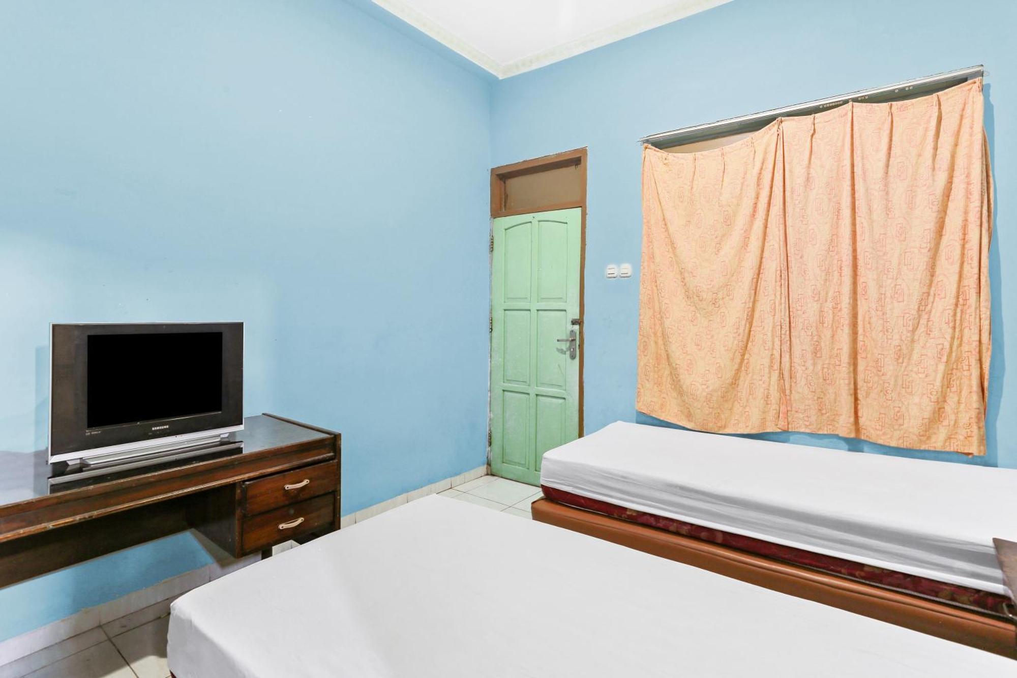 Oyo 93046 Hotel Fortuna Parepare Eksteriør bilde